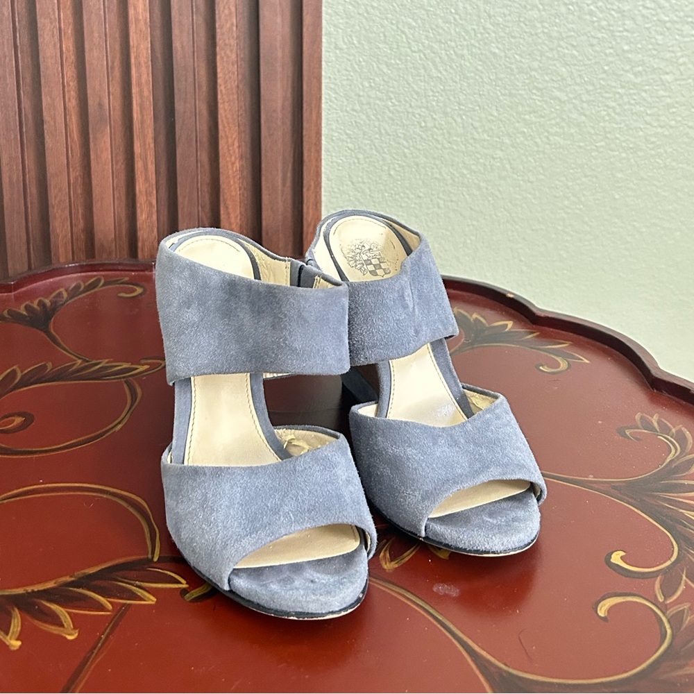 Vince Camuto suede wedge sandals neutral chic size 6